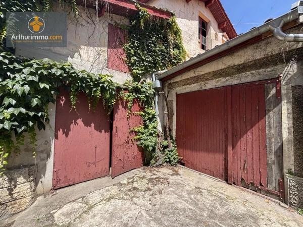 Vente                                                      Maison de village
                        
                     6 pièces                                         à Sainte-Bazeille