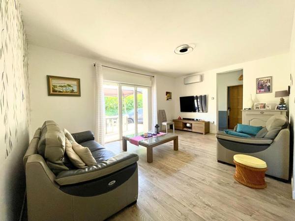 EN EXCLUSIVITÉ - VILLA RÉNOVÉE DE PLAIN-PIED À CAPENDU