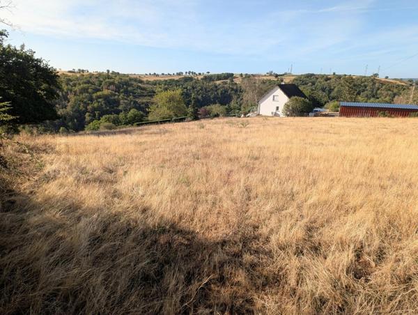 Beau terrain sur les hauteurs de Chatelard.