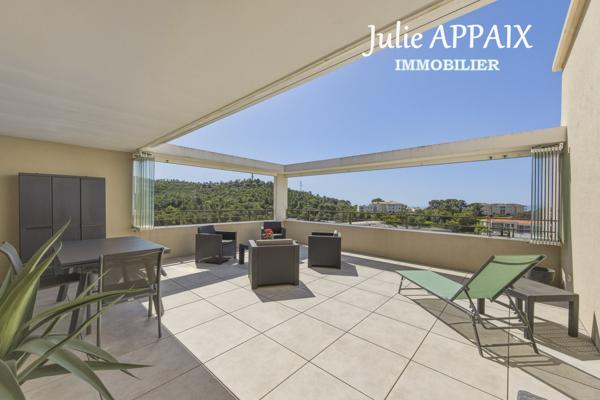 Saint-Raphaël (83700) APPARTEMENT 4 PIECES DERNIER ETAGE AVEC UNE GRANDE TERRASSE, GARAGE, CAVE ET PLACE DE PARKING PRIVATIVE