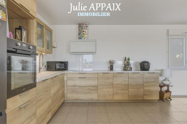 Saint-Raphaël (83700) APPARTEMENT 4 PIECES DERNIER ETAGE AVEC UNE GRANDE TERRASSE, GARAGE, CAVE ET PLACE DE PARKING PRIVATIVE