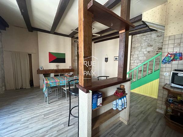 79400 SAINT MAIXENT L ECOLE À VENDRE - IMMEUBLE MIXTE CENTRE-VILLE - 163 m² - IDÉAL INVESTISSEUR