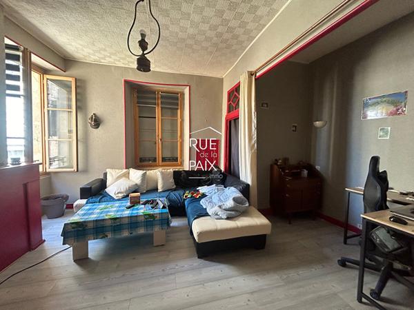 79400 SAINT MAIXENT L ECOLE À VENDRE - IMMEUBLE MIXTE CENTRE-VILLE - 163 m² - IDÉAL INVESTISSEUR