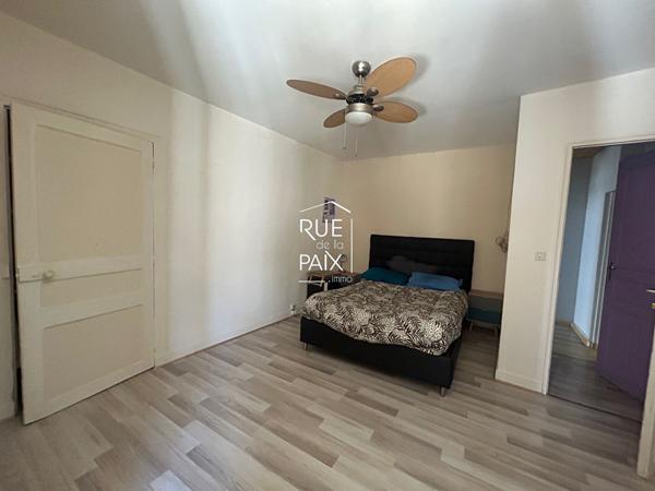 79400 SAINT MAIXENT L ECOLE À VENDRE - IMMEUBLE MIXTE CENTRE-VILLE - 163 m² - IDÉAL INVESTISSEUR