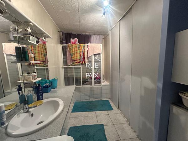 79400 SAINT MAIXENT L ECOLE À VENDRE - IMMEUBLE MIXTE CENTRE-VILLE - 163 m² - IDÉAL INVESTISSEUR