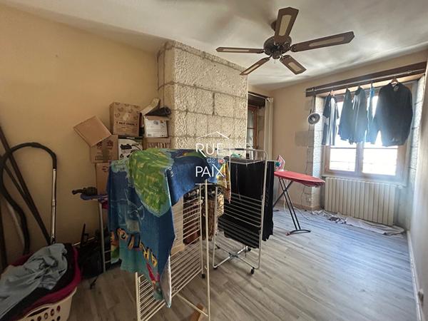 79400 SAINT MAIXENT L ECOLE À VENDRE - IMMEUBLE MIXTE CENTRE-VILLE - 163 m² - IDÉAL INVESTISSEUR