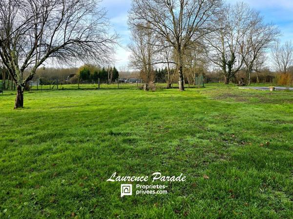 Maison entièrement rénovée avec double garage et piscine