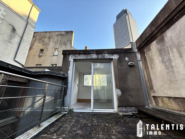 NANTES, PLACE DU CIRQUE | LOCAL COMMERCIAL (47.15m²) +2 PIECES (54.84m²)