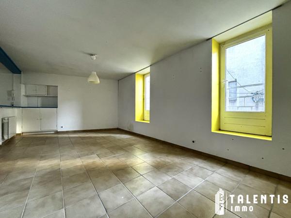 NANTES, PLACE DU CIRQUE | LOCAL COMMERCIAL (47.15m²) +2 PIECES (54.84m²)