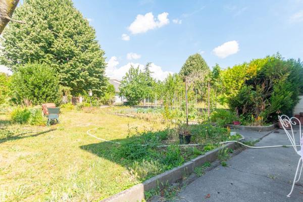 Vente                                                      Maison
                        
                     4 pièces                      93 m2                     à Clermont-Ferrand