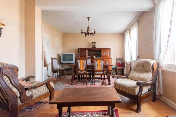 Vente                                                      Maison
                        
                     4 pièces                      93 m2                     à Clermont-Ferrand