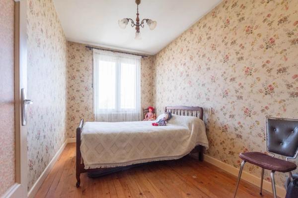 Vente                                                      Maison
                        
                     4 pièces                      93 m2                     à Clermont-Ferrand