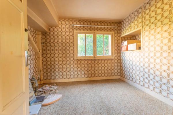 Vente                                                      Maison
                        
                     4 pièces                      93 m2                     à Clermont-Ferrand