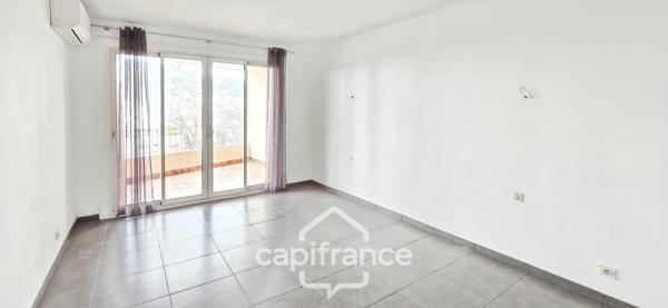 Appartement à vendre 3 pièces CUERS (83)