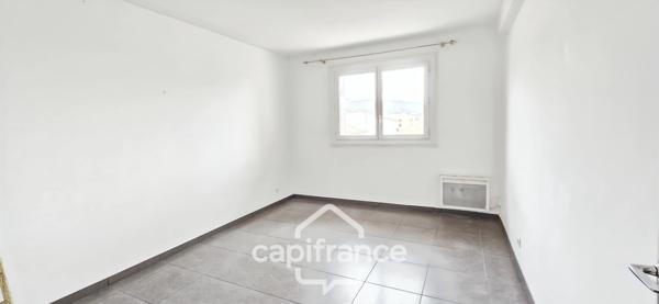Appartement à vendre 3 pièces CUERS (83)