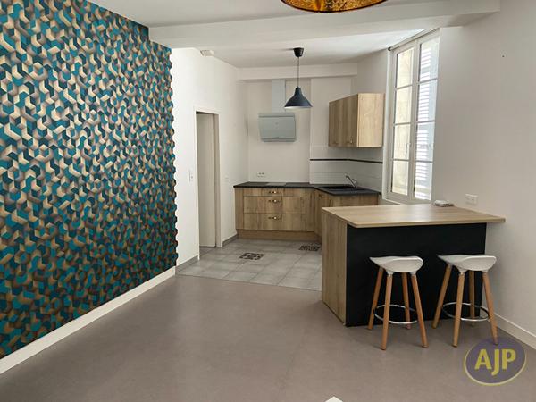 Location appartement Saintes : 490 € - AJP Immobilier Saintes