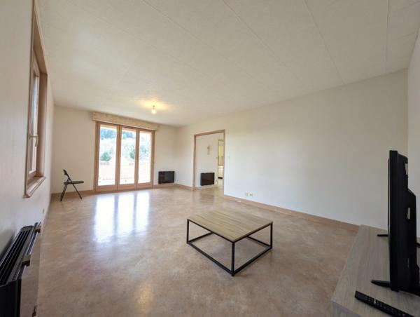 Maison 118 m² – 3 chambres – Grand terrain – Centre de Chauffailles 71