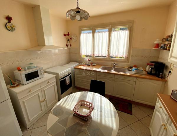 BRUNOY - MAISON AVEC JARDIN ET DOUBLE PARKING- idéalement placée.