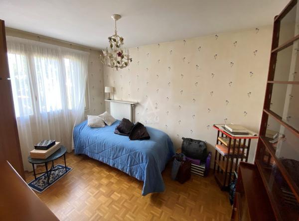 BRUNOY - MAISON AVEC JARDIN ET DOUBLE PARKING- idéalement placée.