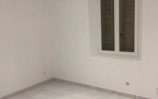 Appartement à vendre    2 pièces • 46 m2 La Seyne-sur-Mer