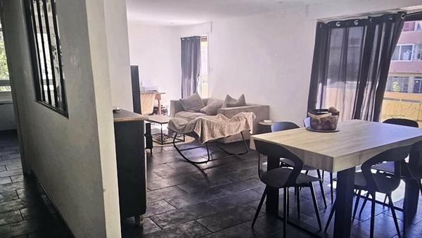 Appartement à NIMES (30000)