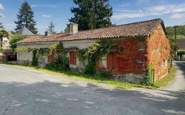 Maison à vendre    2 pièces •  Antonne-et-Trigonant