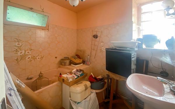 Maison à vendre    2 pièces •  Antonne-et-Trigonant