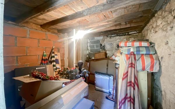 Maison à vendre    2 pièces •  Antonne-et-Trigonant