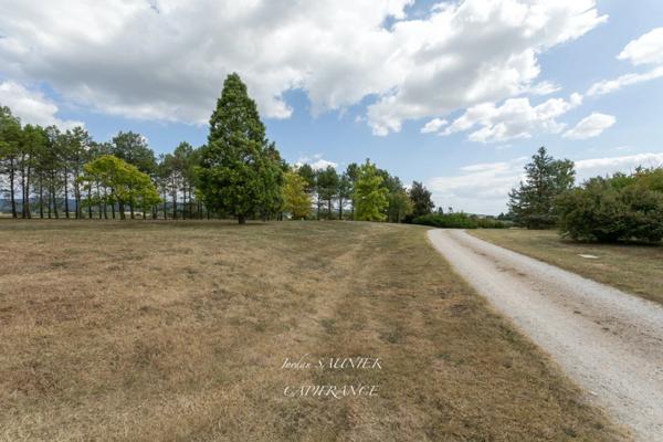 Propriete à vendre 6 pièces proche de REVEL (31)