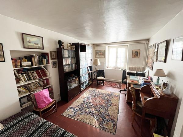 Village proche de Dourdan - Longère aux beaux volumes !