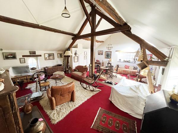 Village proche de Dourdan - Longère aux beaux volumes !