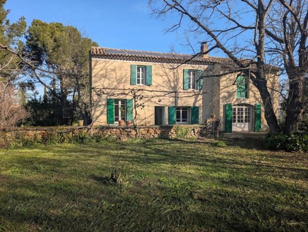 ORANGE SUD  MAS PROVENCAL AVEC DEPENDANCES AMENAGEABLES