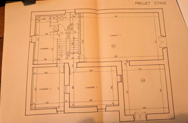 ORANGE SUD  MAS PROVENCAL AVEC DEPENDANCES AMENAGEABLES