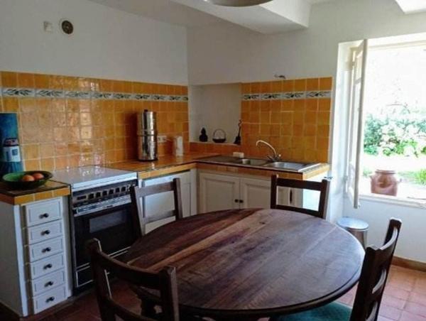 ORANGE SUD  MAS PROVENCAL AVEC DEPENDANCES AMENAGEABLES