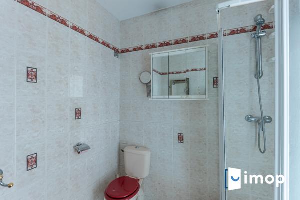 Quartier Morbras. Maison à rénover. 15mn à pied RER A