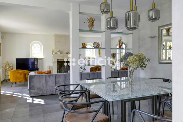 Maison 5 pièces - 259 m²