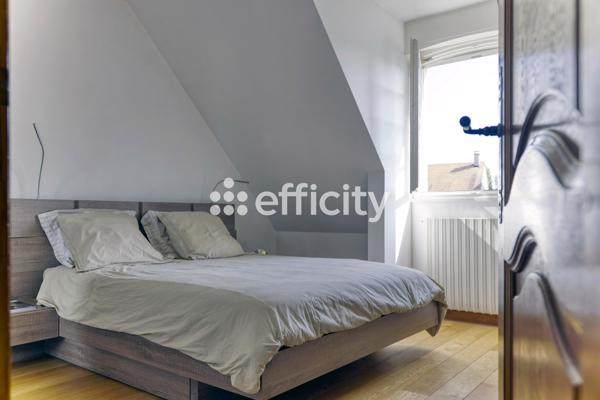 Maison 5 pièces - 259 m²