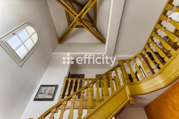 Maison 5 pièces - 259 m²
