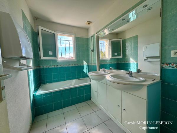 LA RÉOLE, maison 4 chambres, garage et jardin