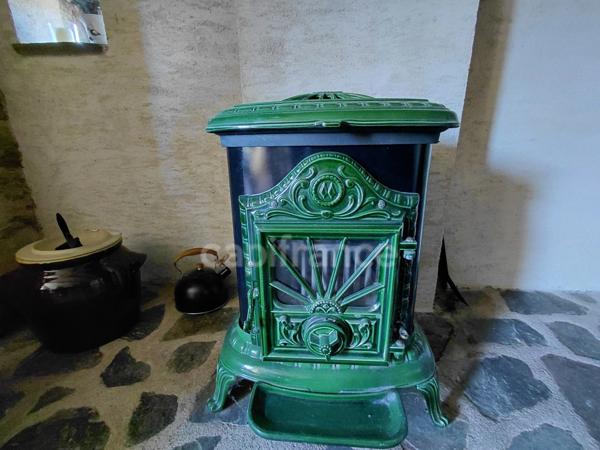 Maison de caractère avec vue imprenable sur la vallée du Lot – Vieillevie (15)