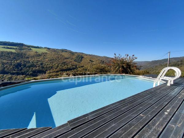 Maison de caractère avec vue imprenable sur la vallée du Lot – Vieillevie (15)