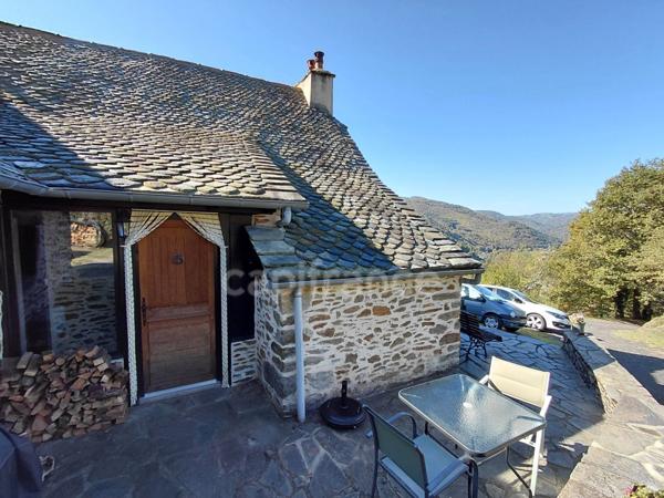 Maison de caractère avec vue imprenable sur la vallée du Lot – Vieillevie (15)