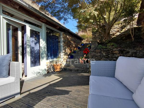 Maison de caractère avec vue imprenable sur la vallée du Lot – Vieillevie (15)