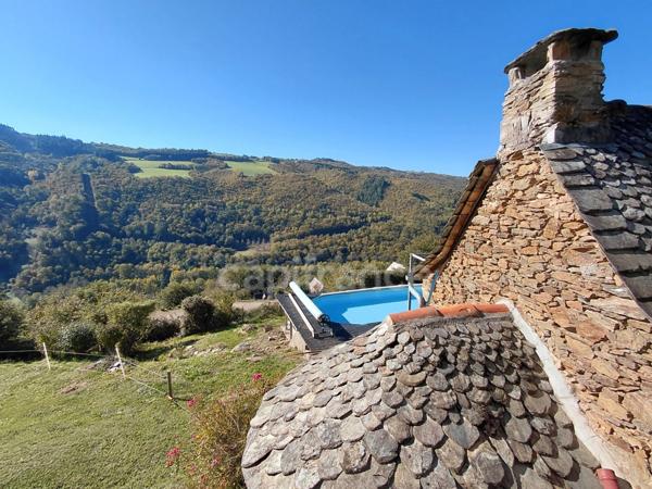 Maison de caractère avec vue imprenable sur la vallée du Lot – Vieillevie (15)