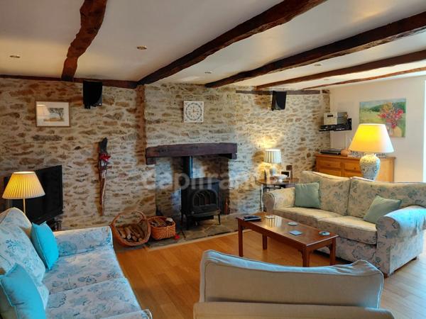 Maison de caractère avec vue imprenable sur la vallée du Lot – Vieillevie (15)