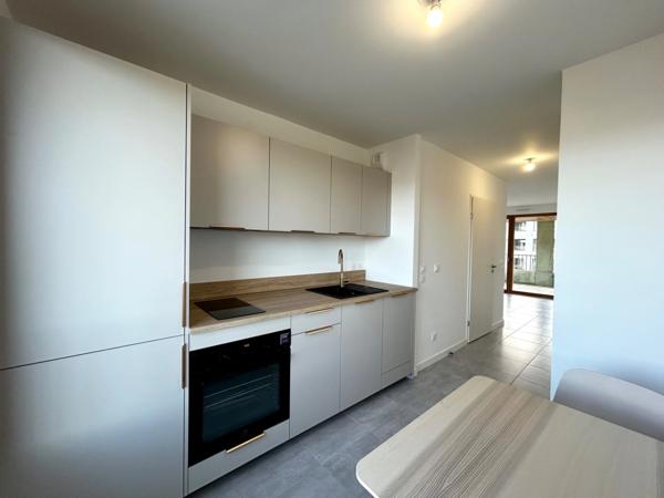 Appartement à louer 2 pièces meublé avec balcon et vue sur le Salève - AMBILLY (74)