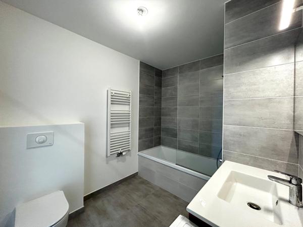 Appartement à louer 2 pièces meublé avec balcon et vue sur le Salève - AMBILLY (74)