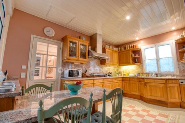 Villa d'architecte, 9 pièces, 4 Chambres - Périgny