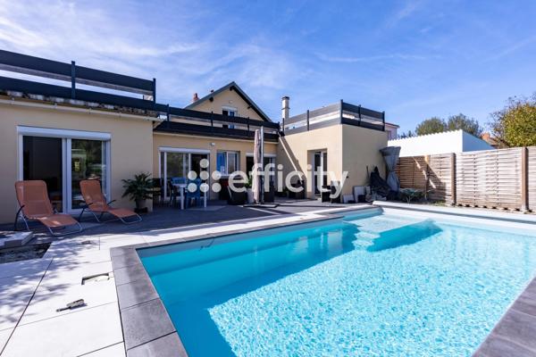 Maison
         6 pièces
        - 155 m² Bien prestige 640 000 € *