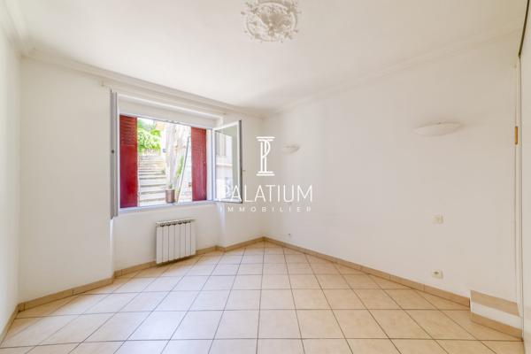 Appartement T2 rénové avec cour et cave voutée